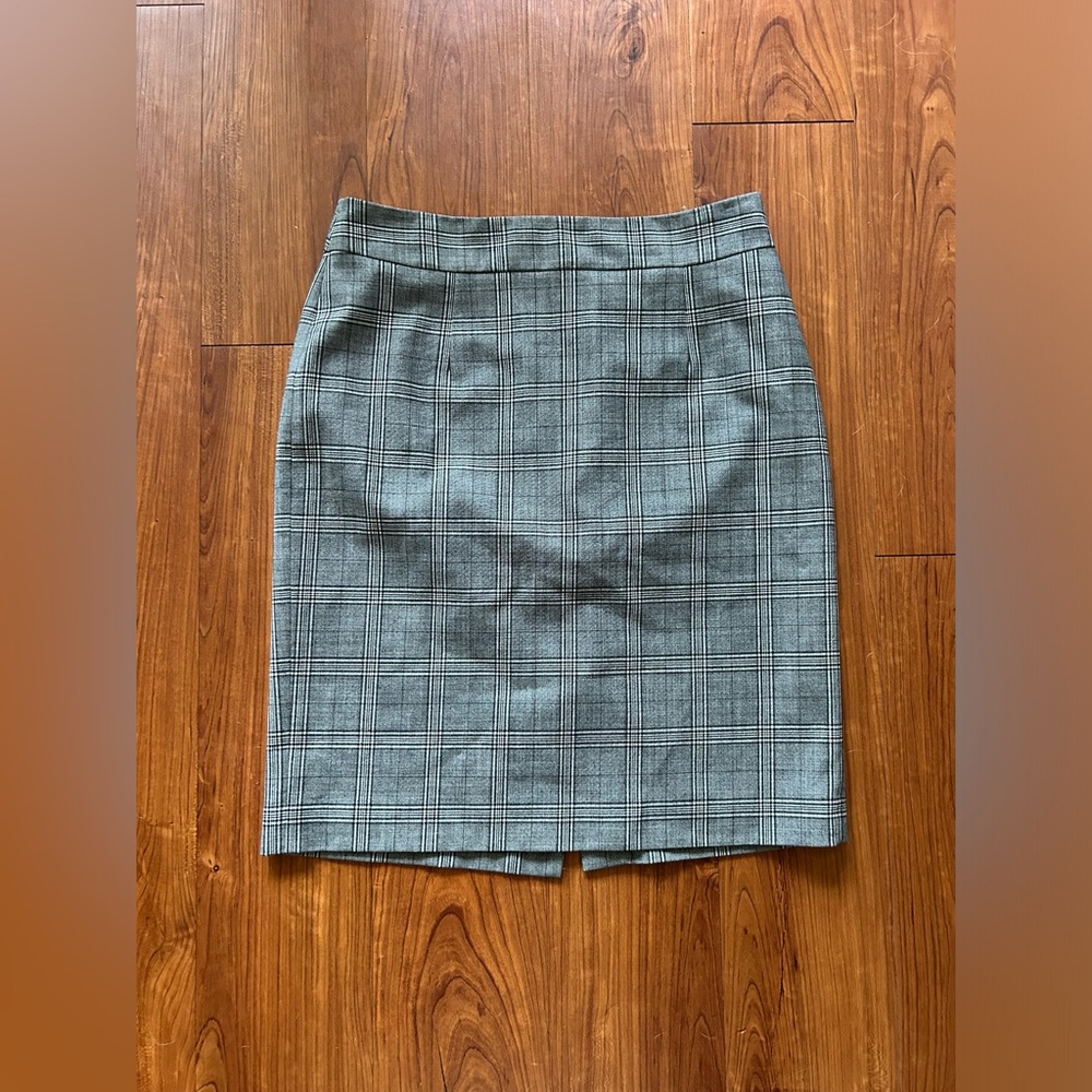 Banana Republic Size 8 Wool Blend Plaid Pencil Skirt